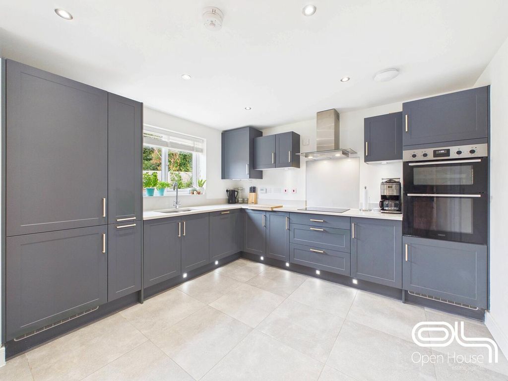 Property photo 2 of 32 Kitchen