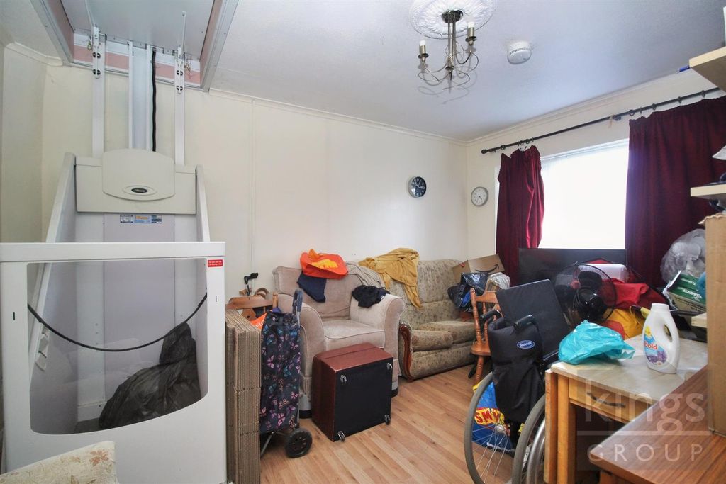 Property photo 2 of 11 Lounge