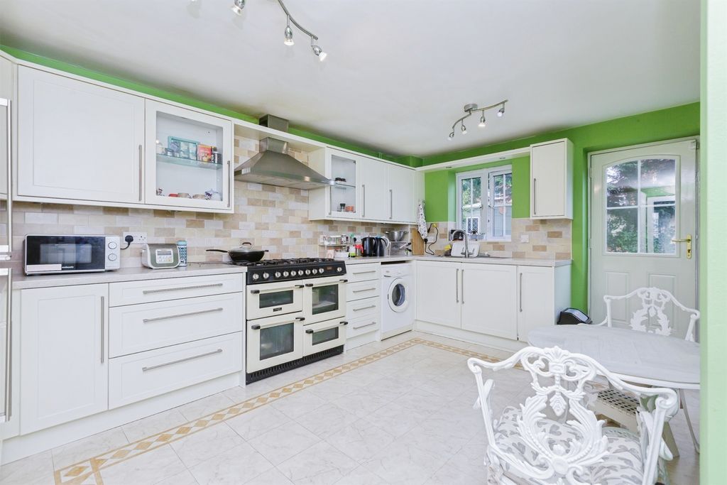 Property photo 3 of 17