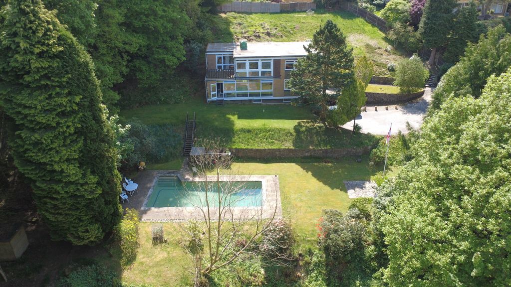 Property photo 3 of 9 3