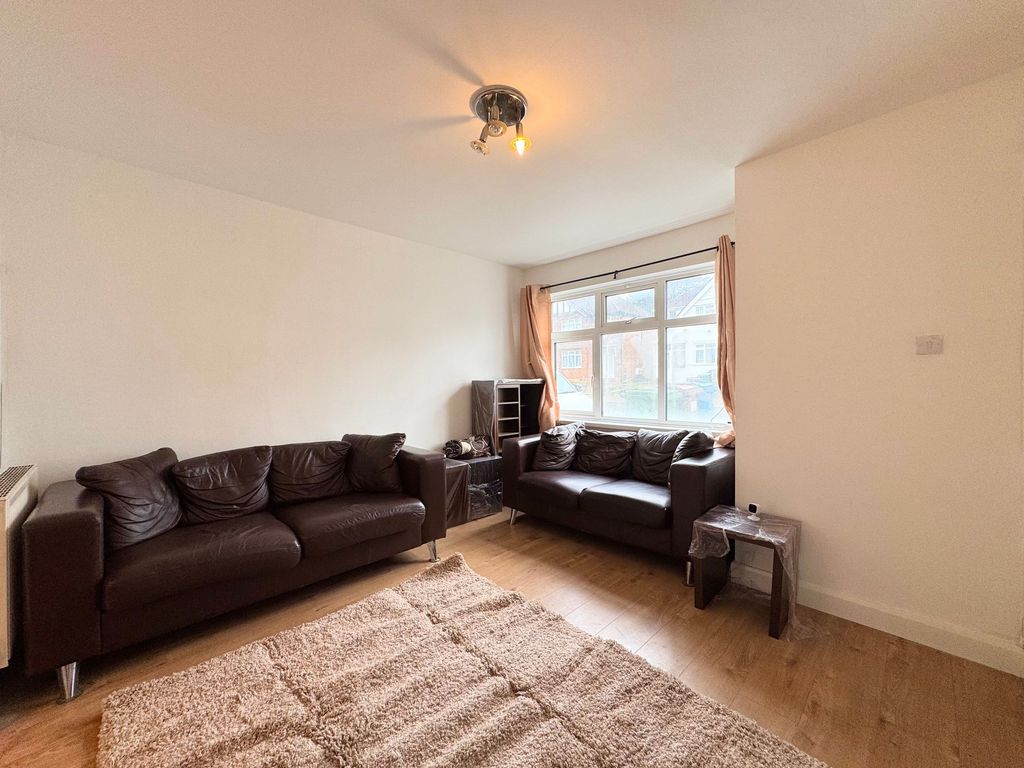 Property photo 2 of 14 Lounge