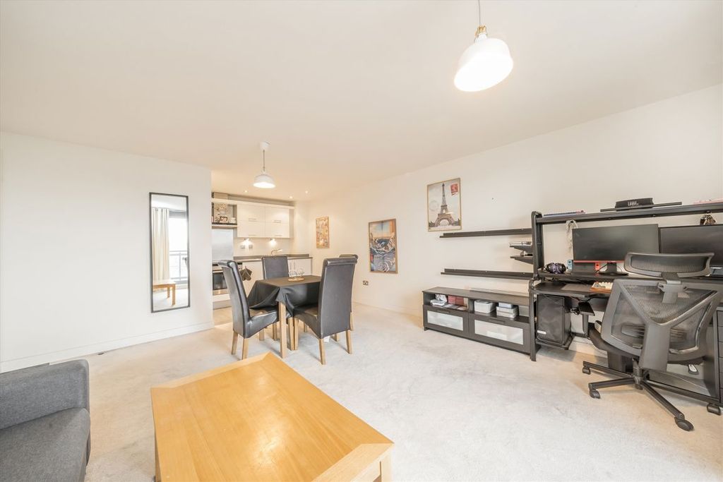 Property photo 2 of 6