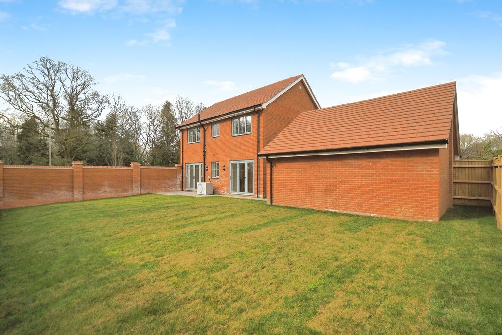 Property photo 2 of 8