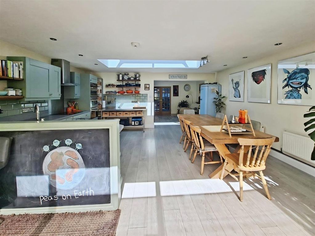 Property photo 3 of 32 Kitchen/Diner Extension