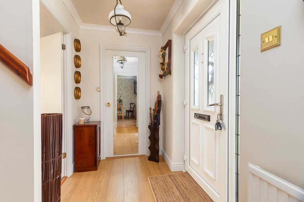 Property photo 2 of 27