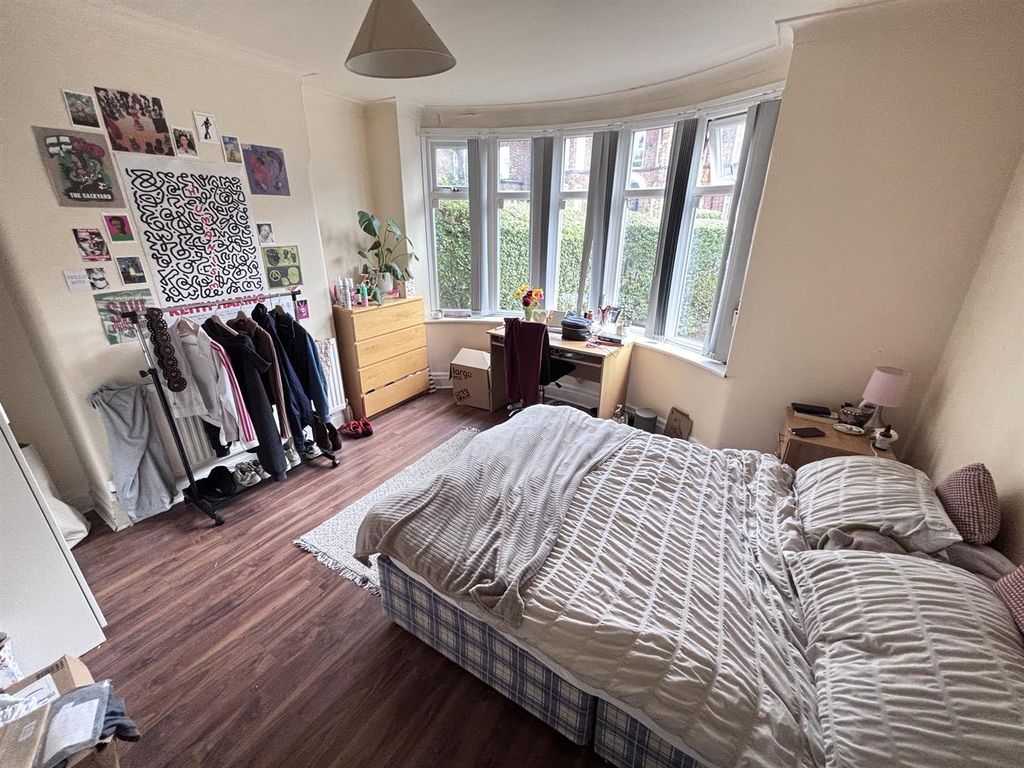 Property photo 2 of 21 Gf Bedroom