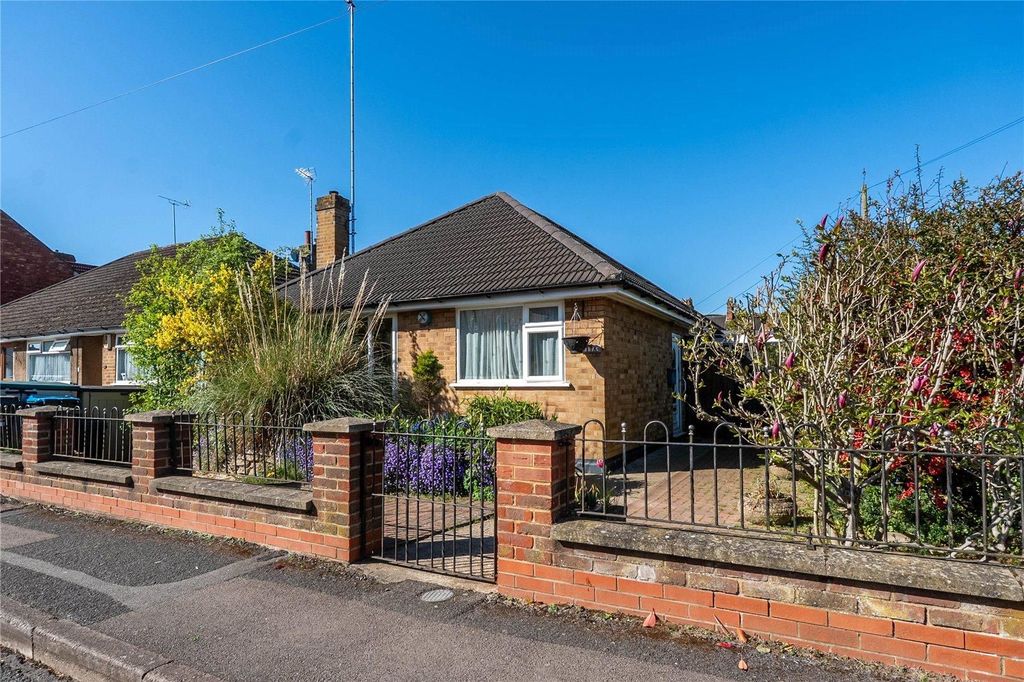 Property photo 1 of 11