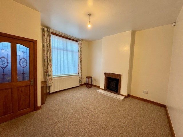 Property photo 3 of 9 Lounge