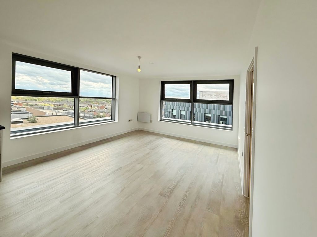 Property photo 2 of 11 Living Room