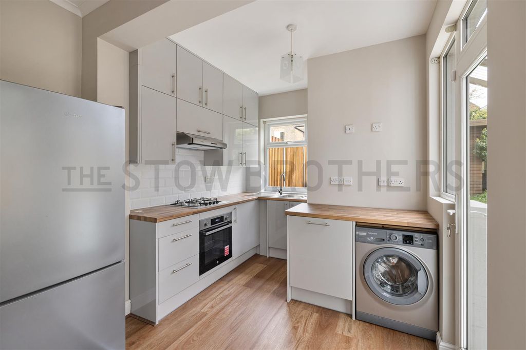 Property photo 2 of 30