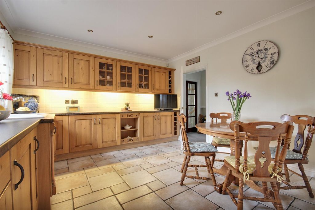 Property photo 1 of 25 Barmston House (4).Jpg