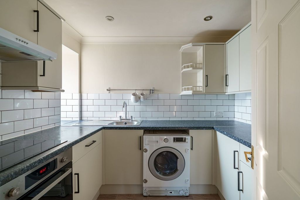 Property photo 3 of 20