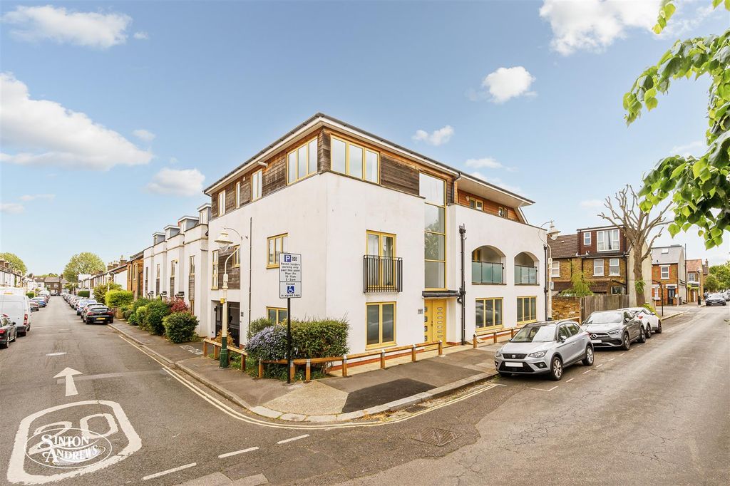 Property photo 1 of 11 Flat 5  Harrington Court-2.Jpg