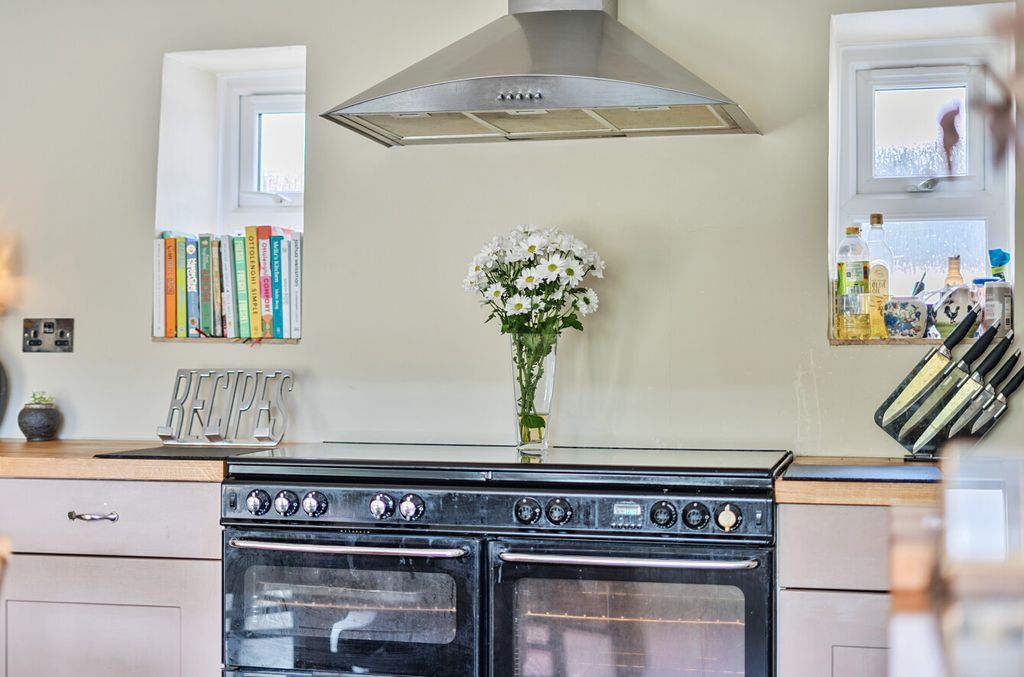 Property photo 2 of 16 Kitchen / Diner