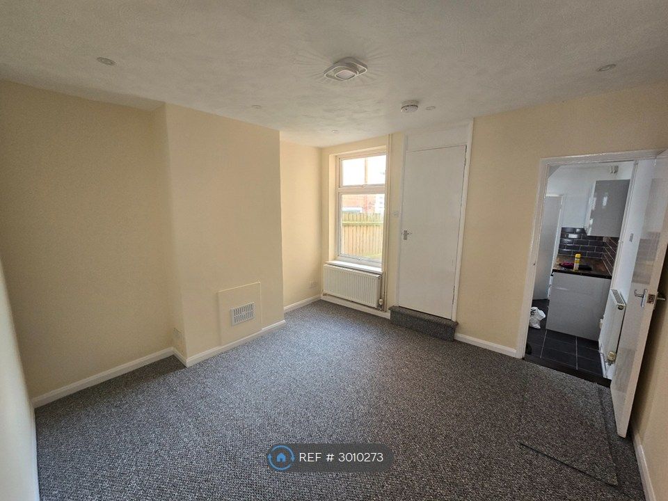 Property photo 3 of 16 Dining