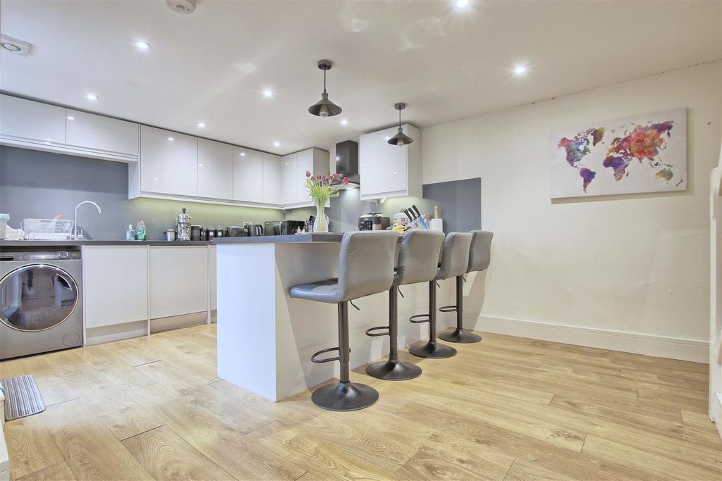 Property photo 3 of 14 Kitchen 1.Jpg