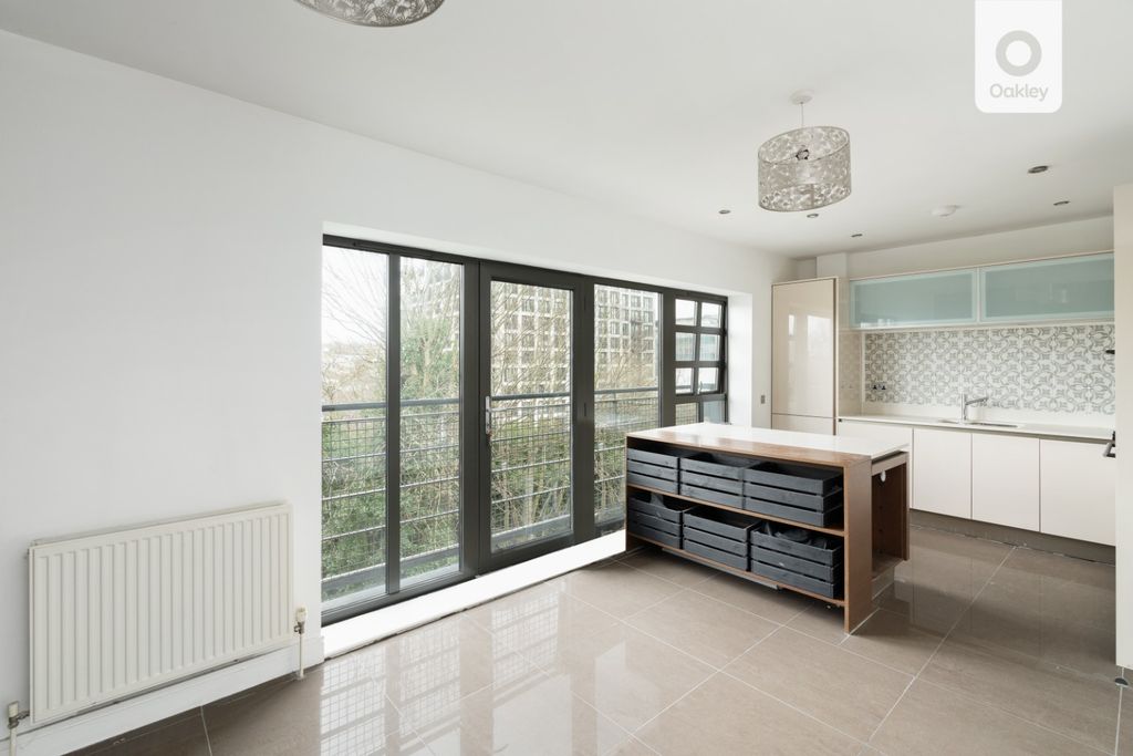 Property photo 3 of 18 3096706