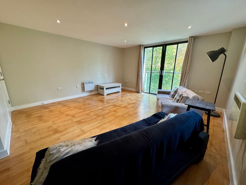 Property photo 3 of 11