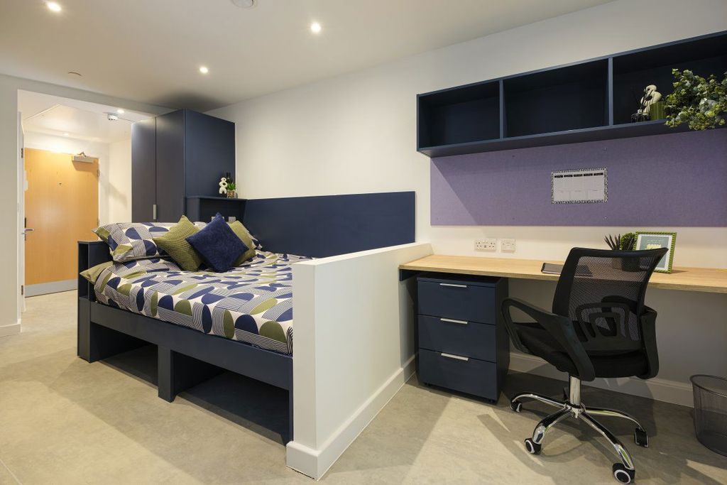 Property photo 2 of 12