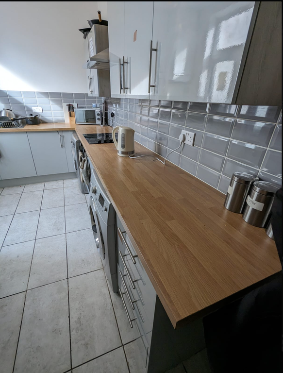 Property photo 3 of 6 Kitchen