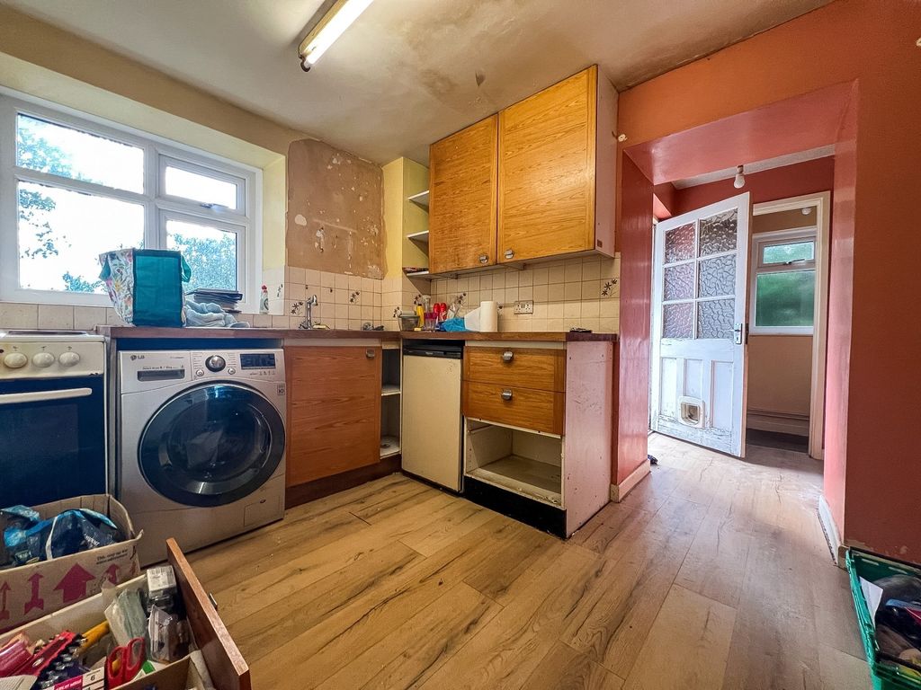 Property photo 3 of 10 Fda0c245-B75F-4F93-9092-2c50883d6c33