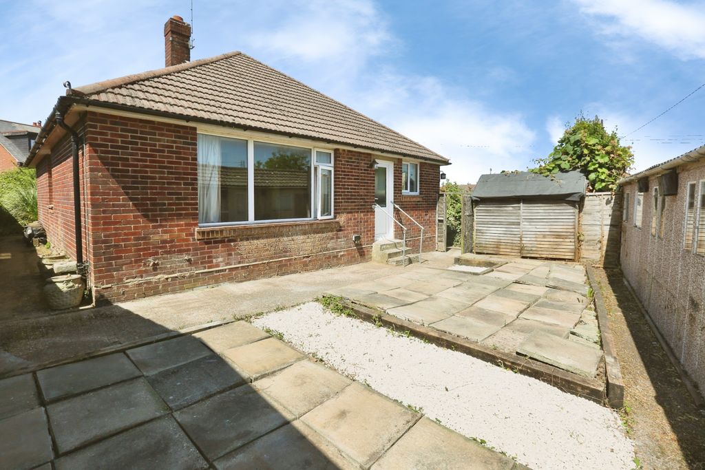 Property photo 1 of 28
