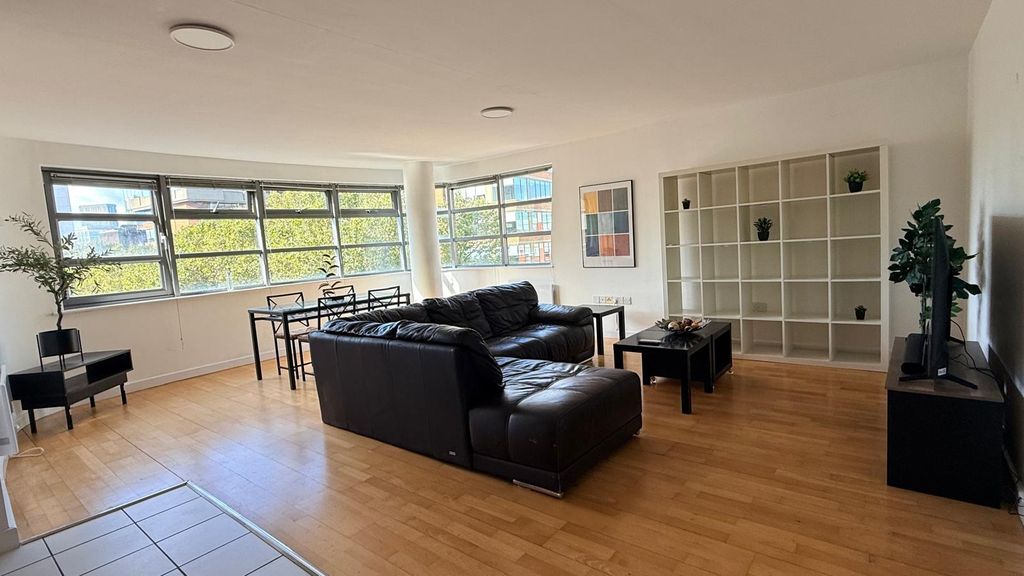Property photo 2 of 15 Offq3645