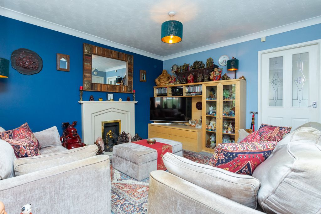 Property photo 2 of 11