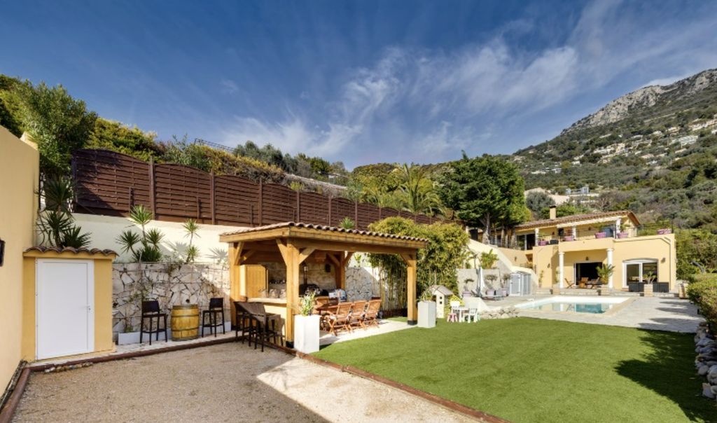 Property photo 1 of 14