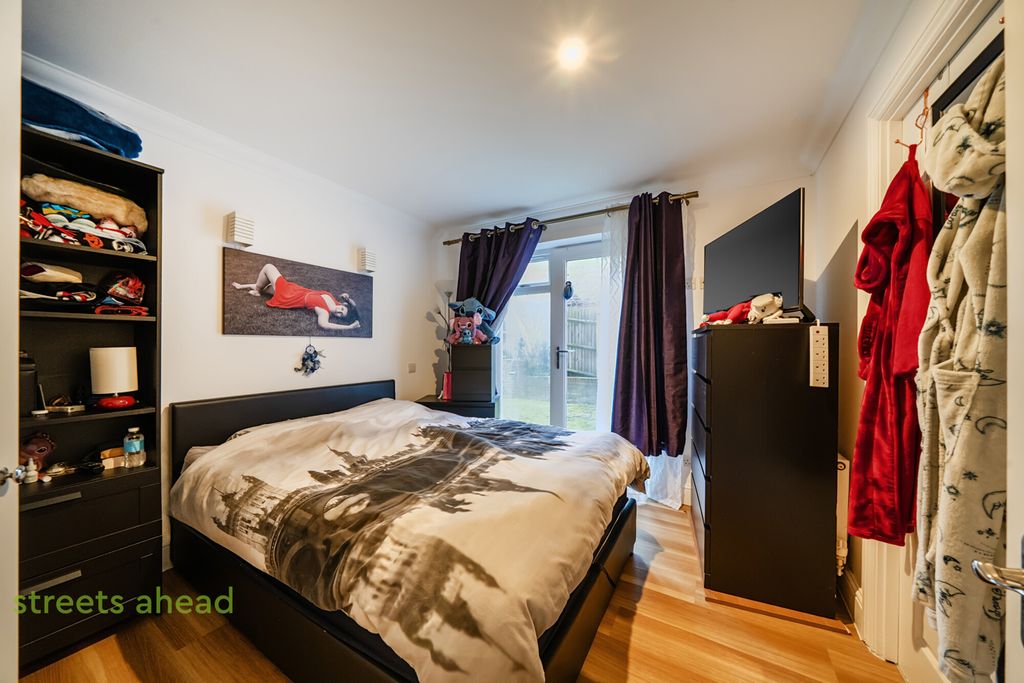 Property photo 3 of 18 540Cee70-Cbfc-4A7...