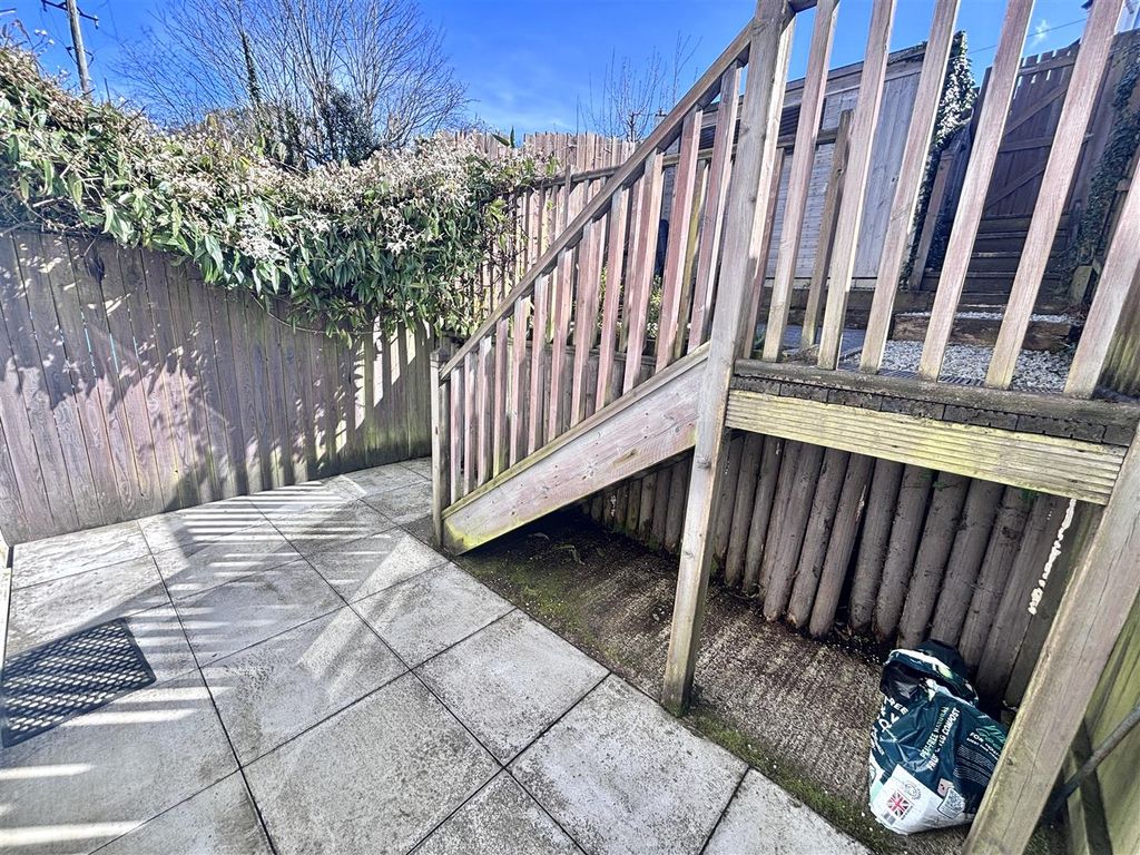 Additional image 14 of 3 bed town house for saleAusten Close, Par PL24