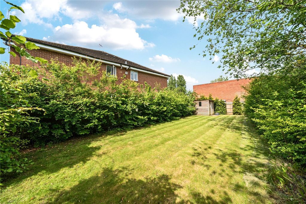 Property photo 2 of 25 Picture No. 23