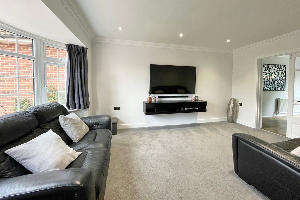 Property photo 2 of 18
