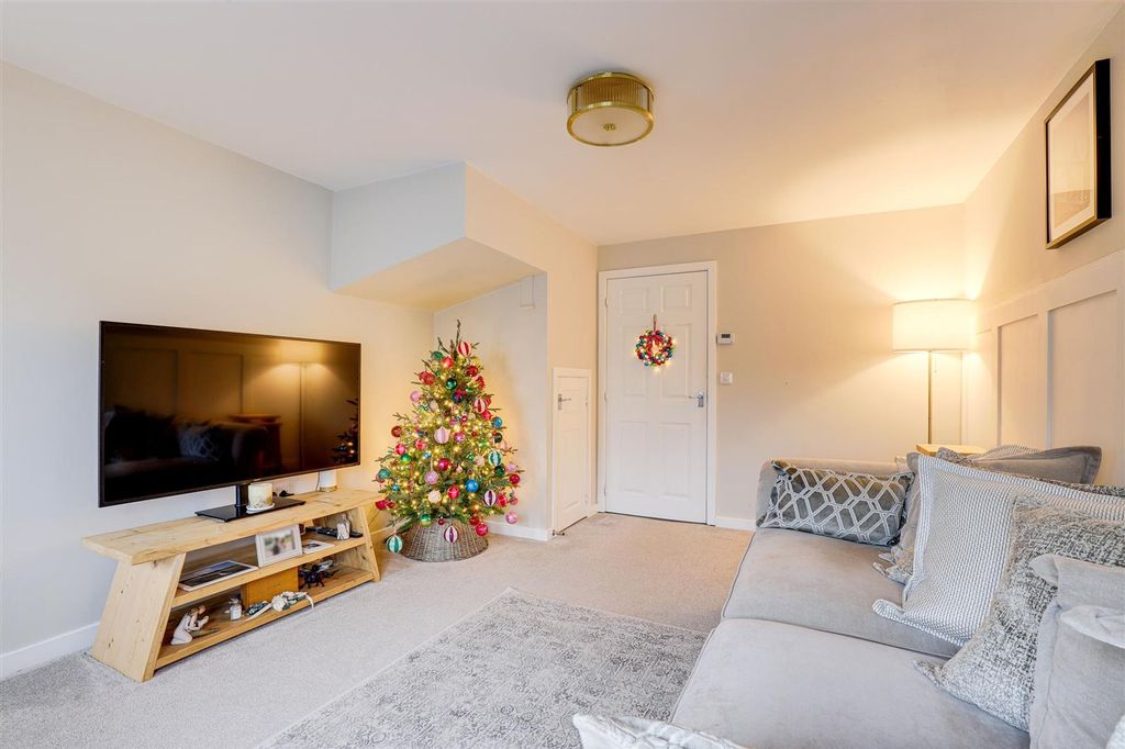 Property photo 3 of 21