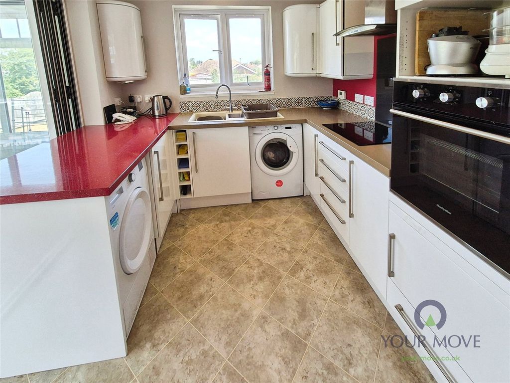 Property photo 3 of 16 Kitchen