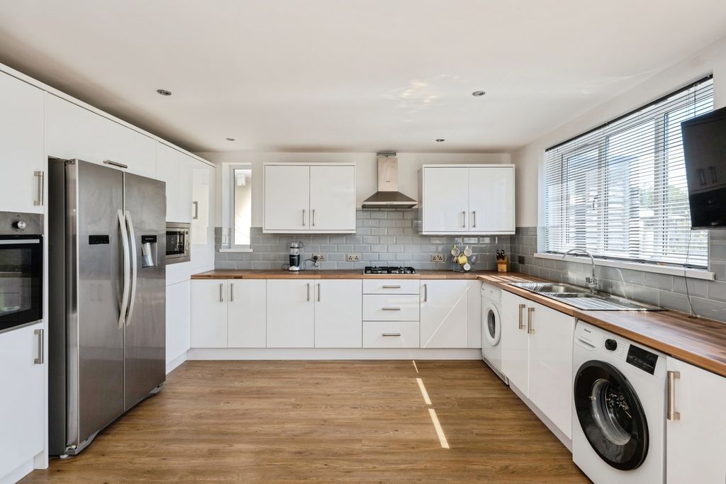 Property photo 2 of 20 Pbox-Img.Jpg