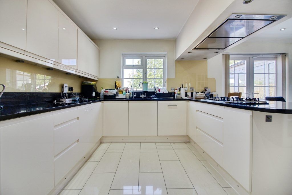 Property photo 3 of 25