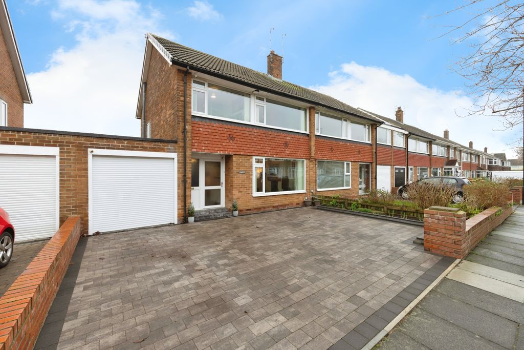 Property photo 1 of 15 Main Residence