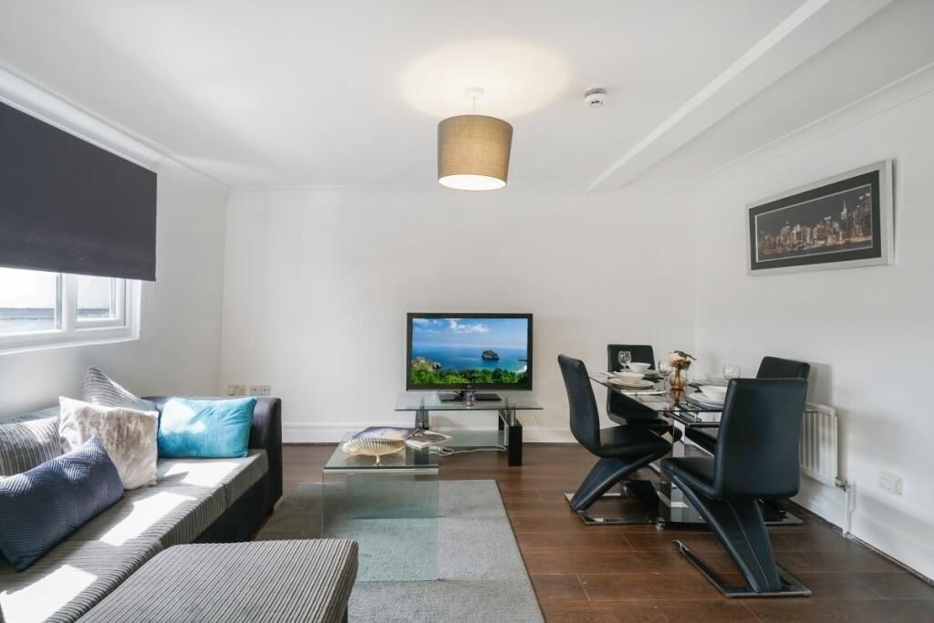 Property photo 2 of 14 43428_Hea755099_L_Img_01_0000.Jpeg