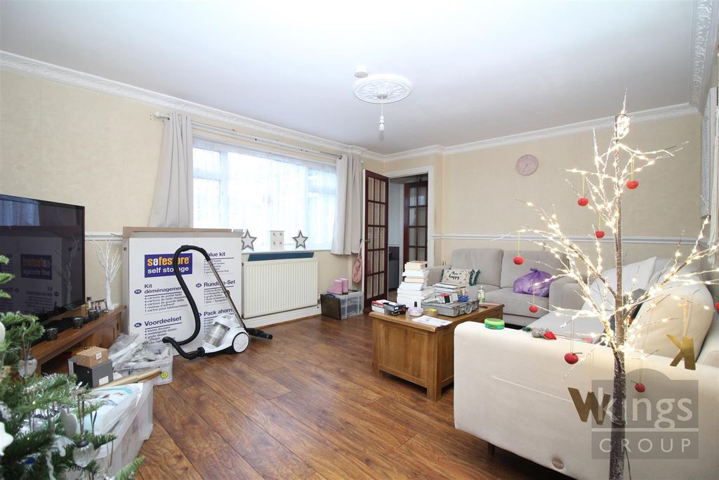 Property photo 3 of 7