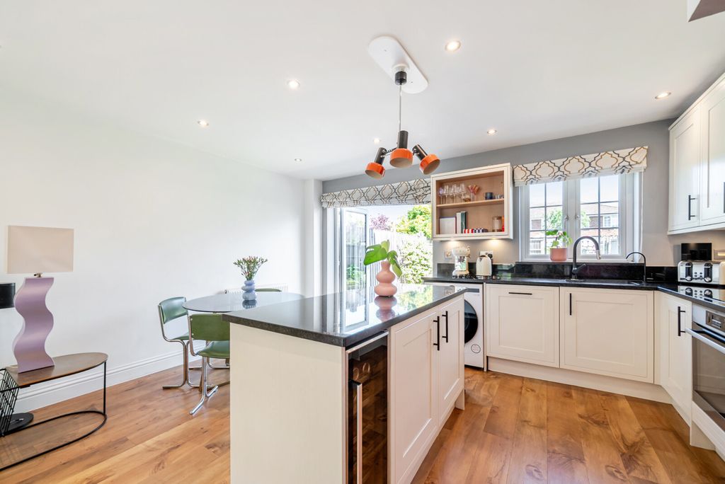 Property photo 3 of 13 1480352-12-6A353B...