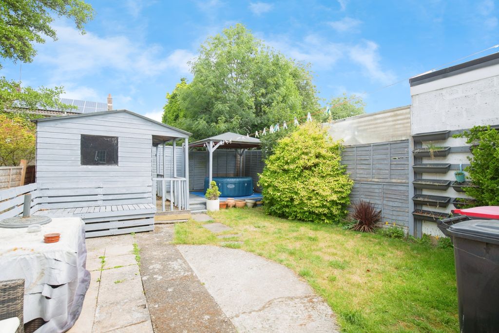 Property photo 2 of 17 c7Eeed1d-Mw-6669