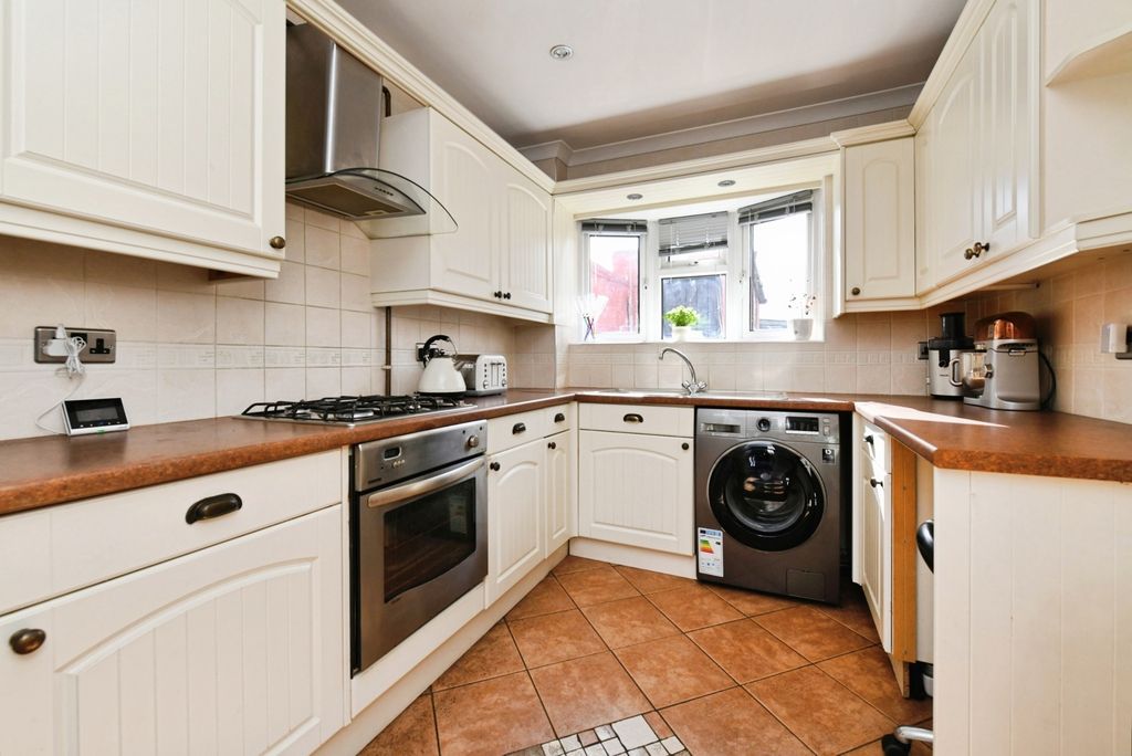 Property photo 3 of 17 Pbox-Img.Jpg