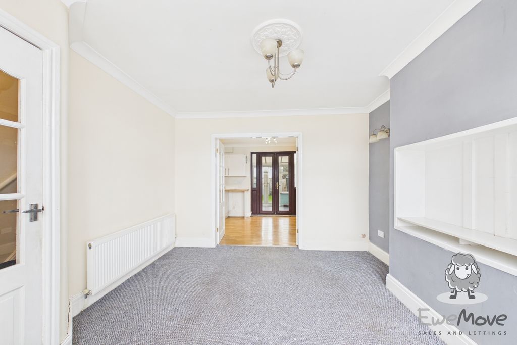 Property photo 3 of 13 17