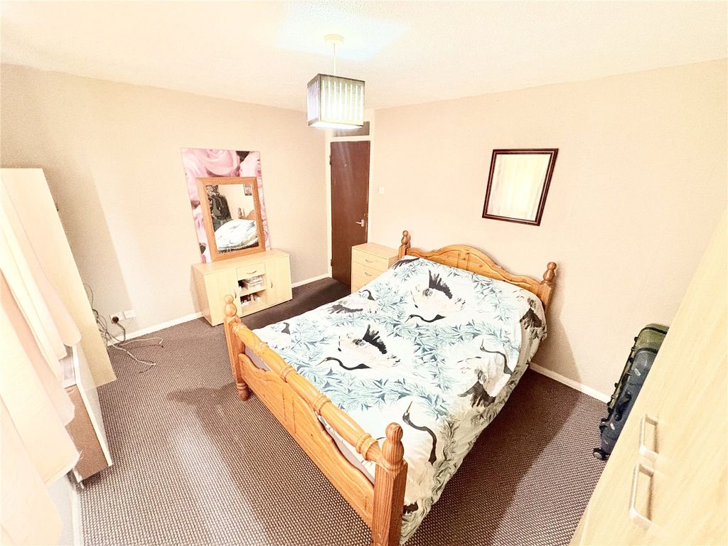 Property photo 3 of 8 Picture No. 14