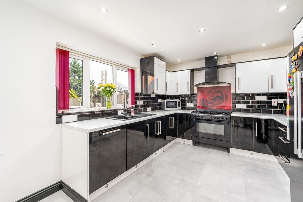 Property photo 1 of 35 10