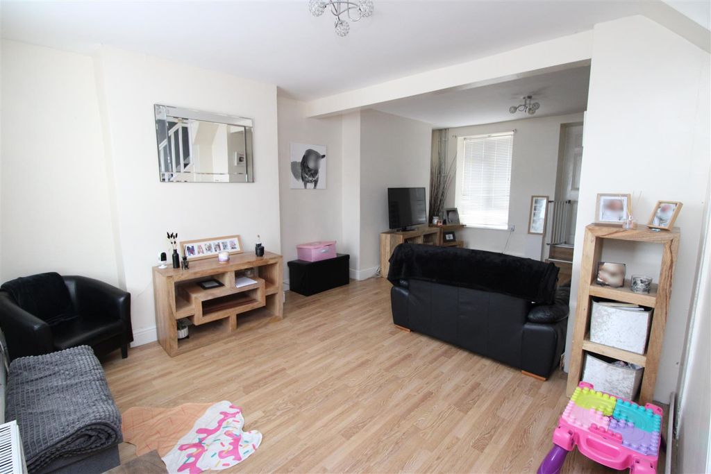 Property photo 3 of 7