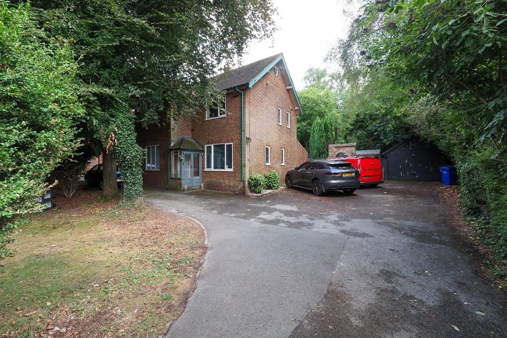 Property photo 1 of 2 Front