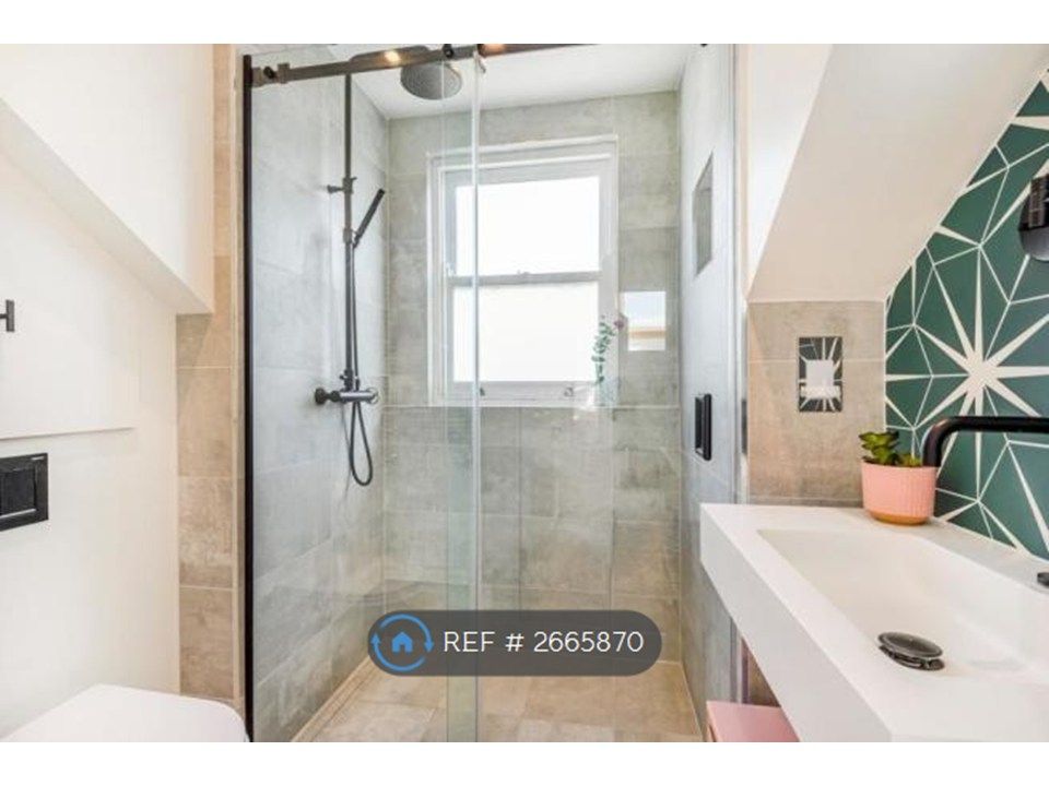 Property photo 2 of 9 En Suite To Master