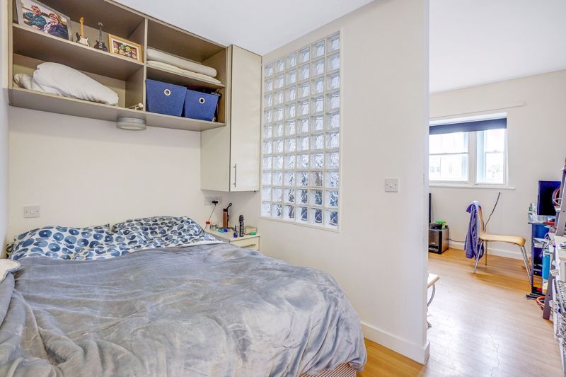 Property photo 3 of 7 Photo 5